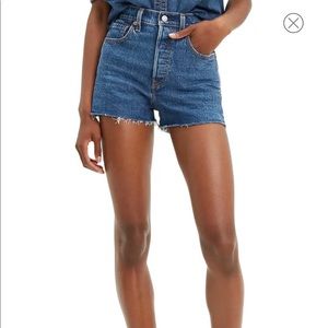 Levi’s Ribcage Shorts